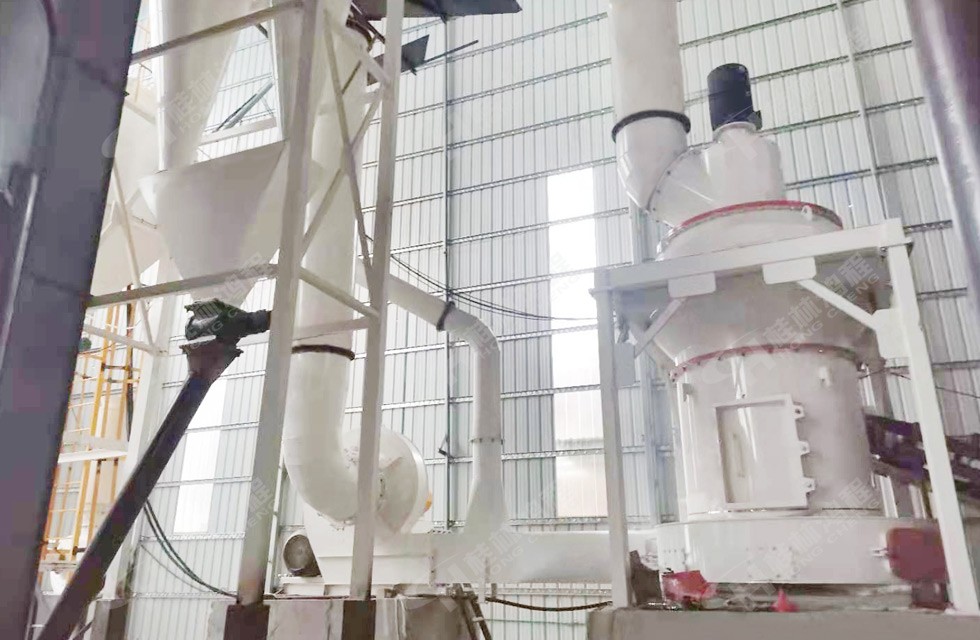 鋁礬土雷蒙磨生產商生產擺式磨粉機