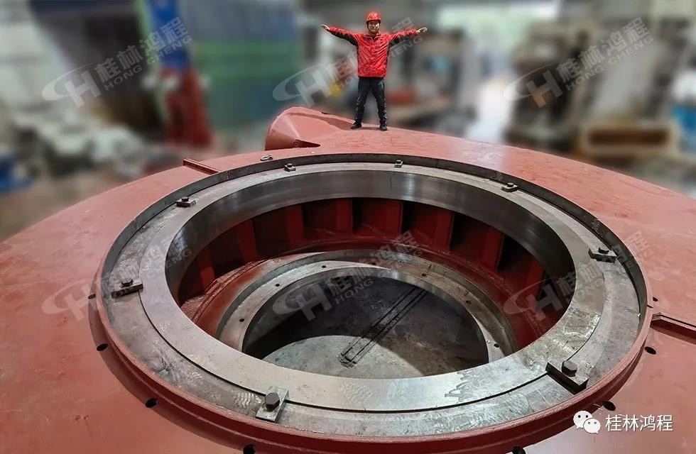 桂林鴻程首臺(tái)HC3000全球大型雷蒙磨正式投入市場 桂林鴻程首臺(tái)HC3000全球大型雷蒙磨正式投入市場